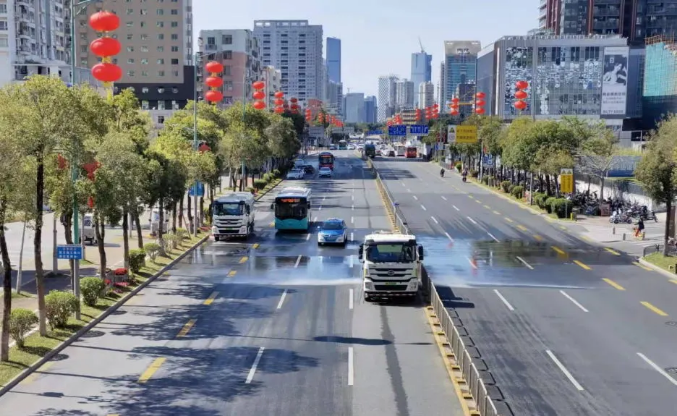 虎虎生威迎新春丨米兰·(milan)中国环境环卫作业扮靓城市佳节新容颜